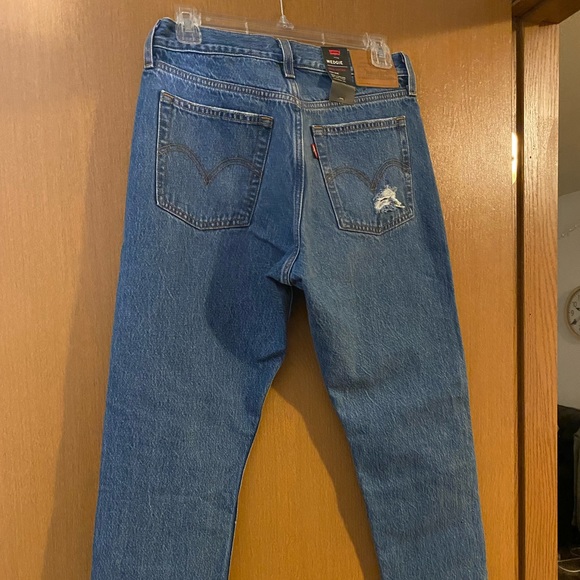 Levi’s wedgie fit straight jeans - Picture 2 of 3